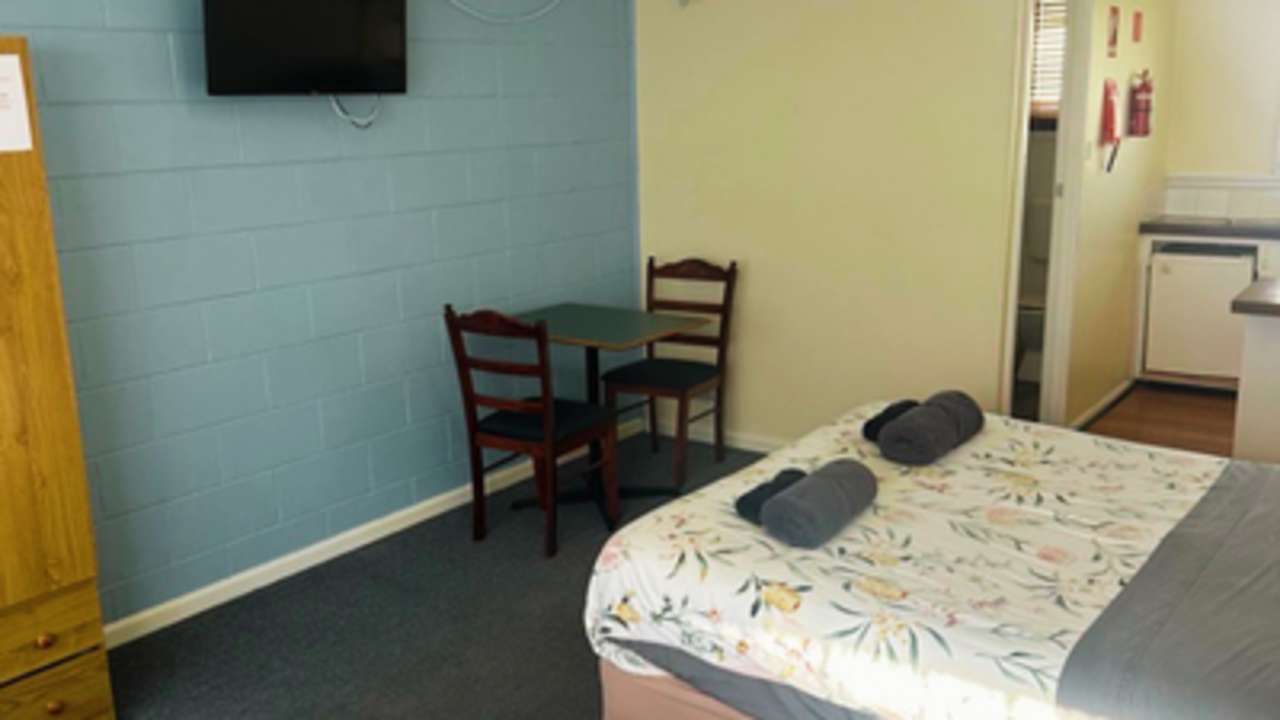 Furnished room studio flat for rent