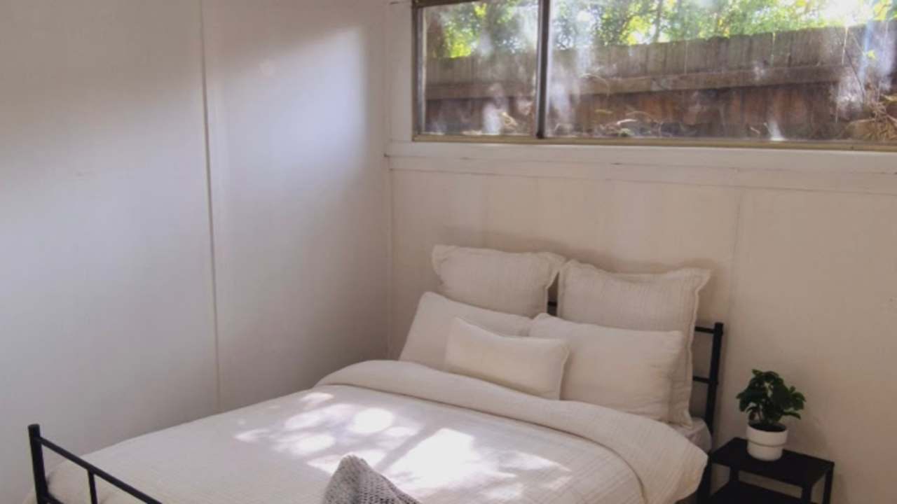 Furnished room in a flatshare