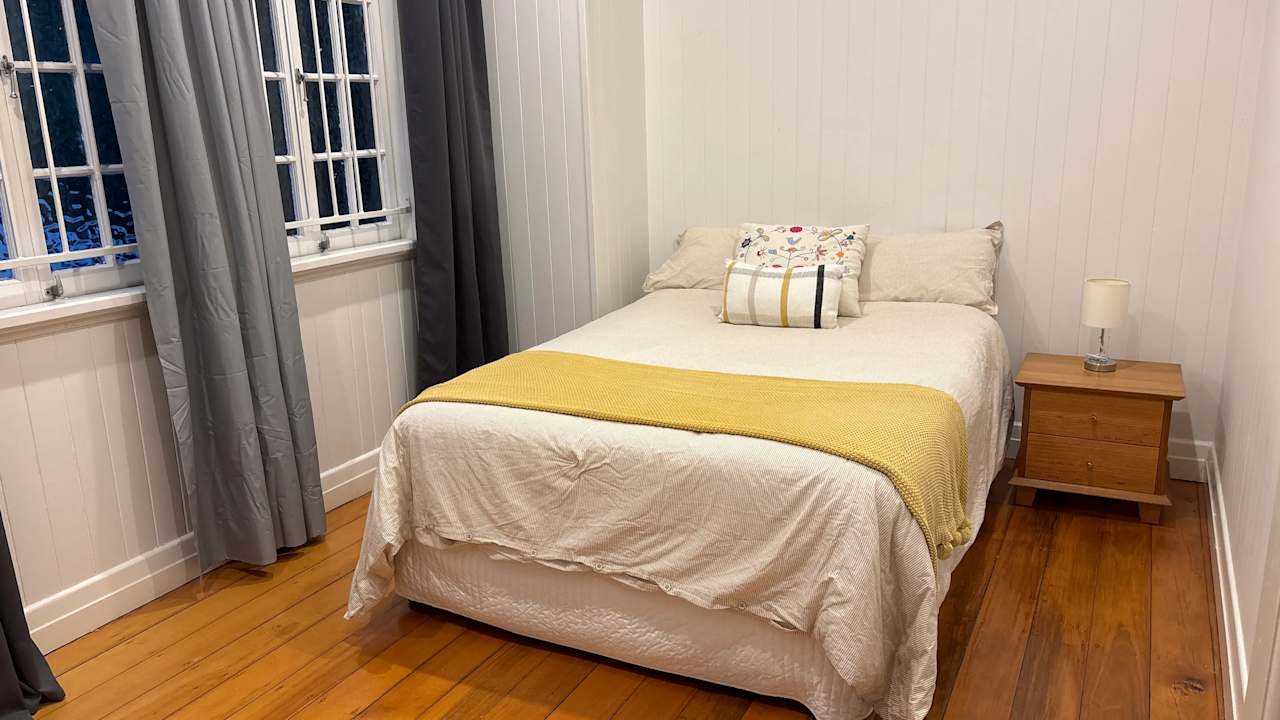 Room in a share house