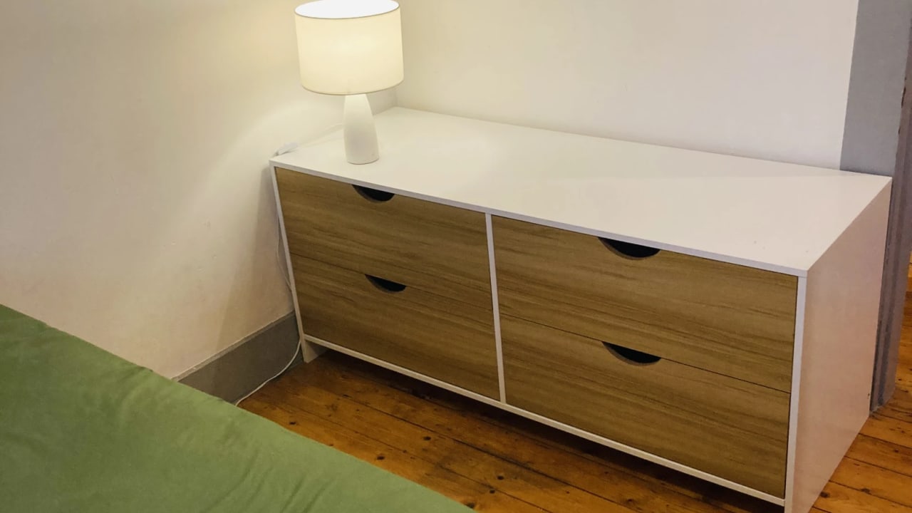 Furnished room in a flatshare