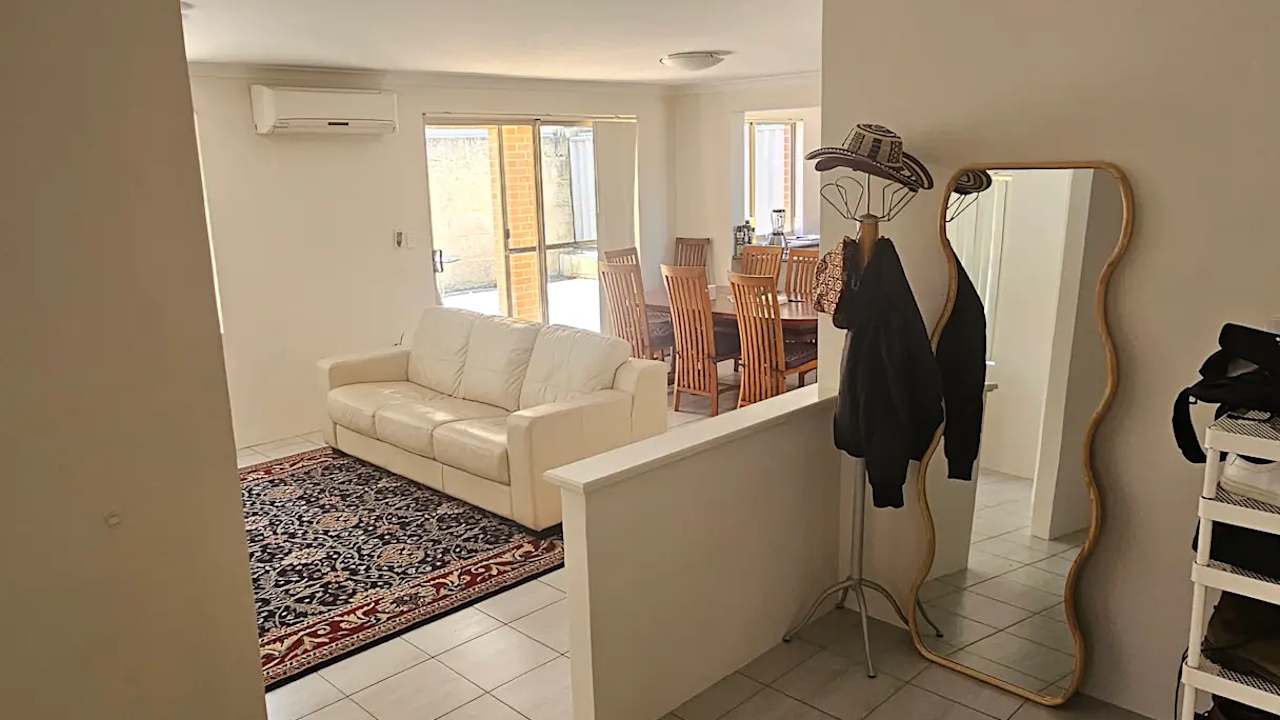 Furnished room in a share house