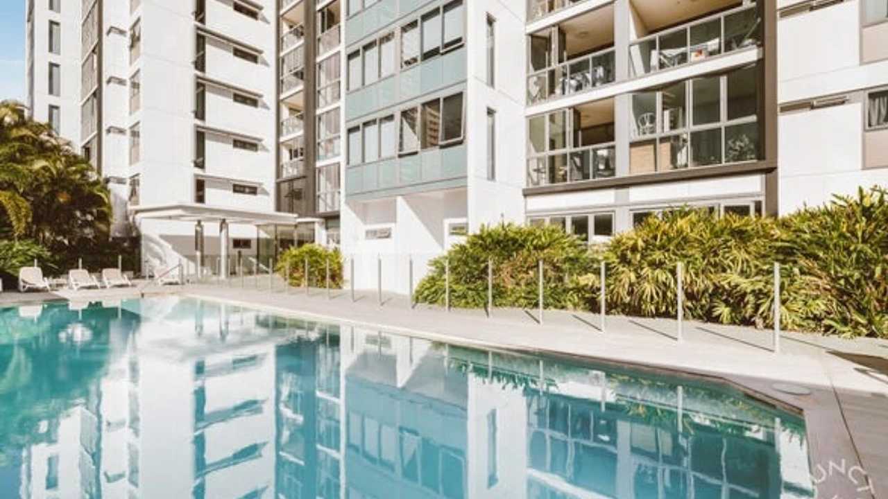 Whole property with 2 rooms for rent