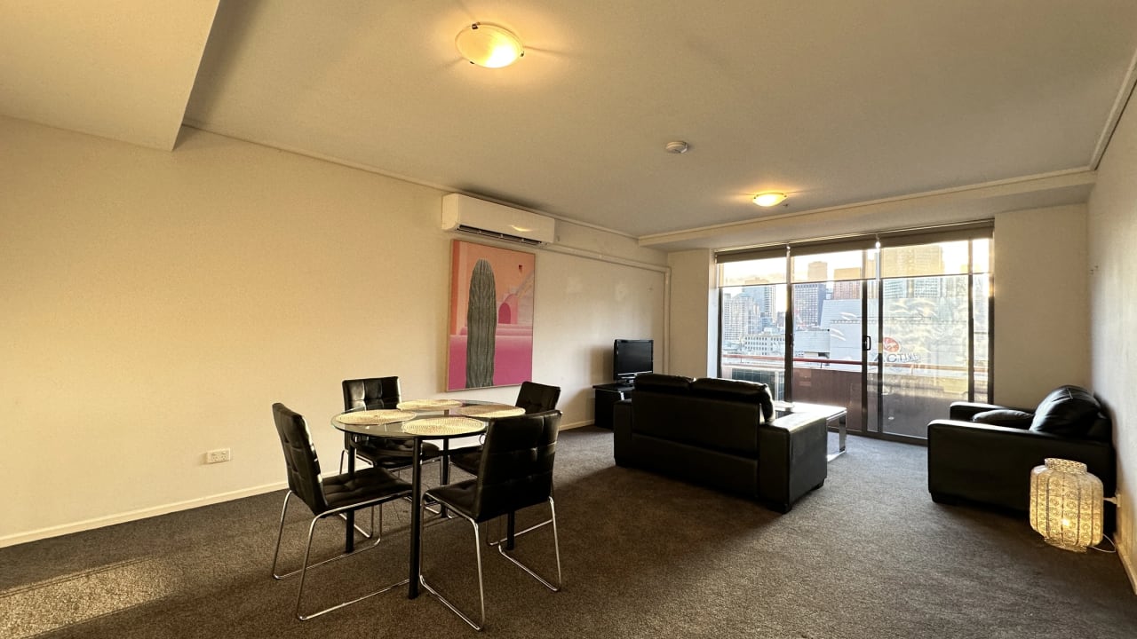 Furnished room in a flatshare