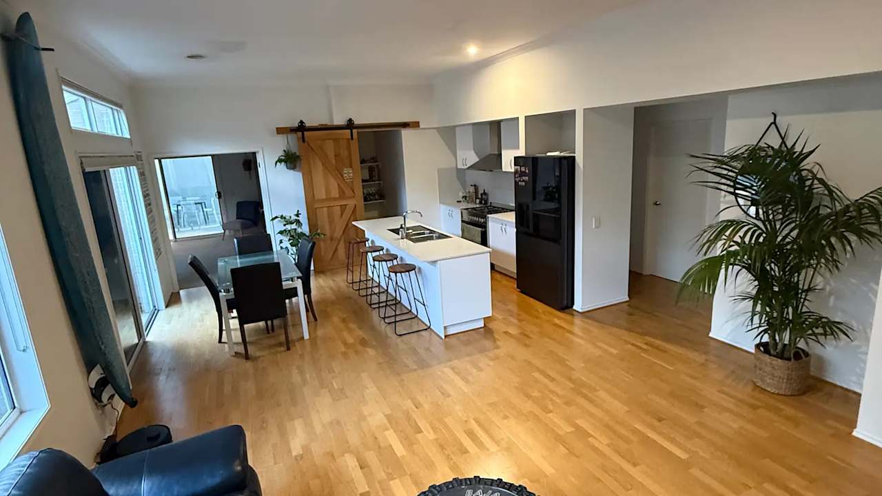 Room in a share house