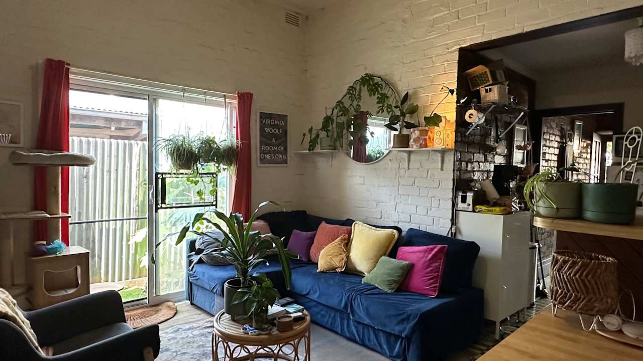 Unfurnished room in a share house