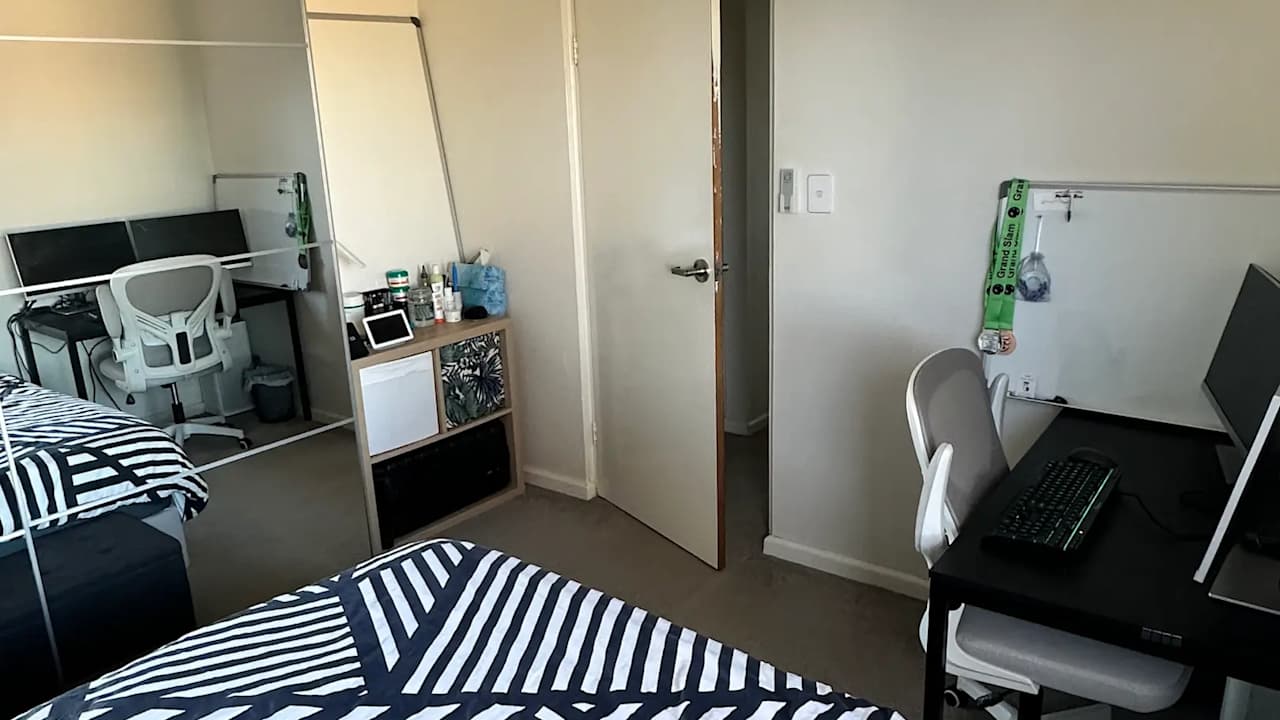 Furnished room in a flatshare