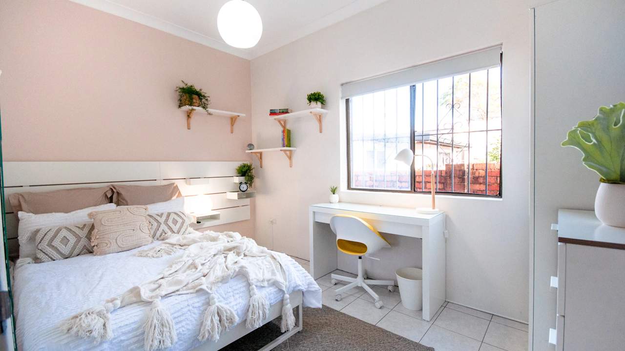 Furnished room in a share house