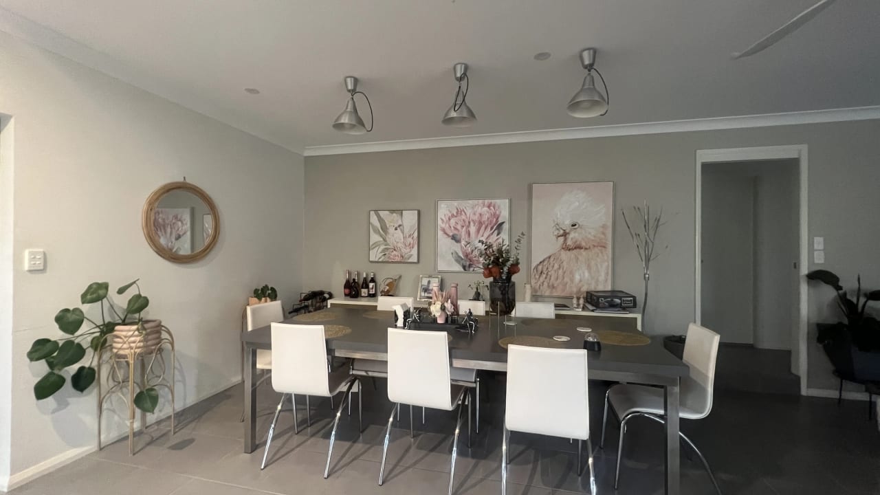 Room in a share house