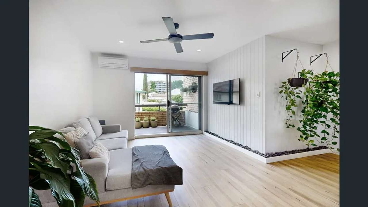 Whole property with 2 rooms for rent