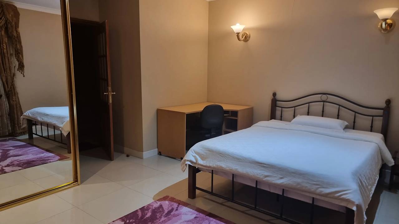 Furnished room in a share house