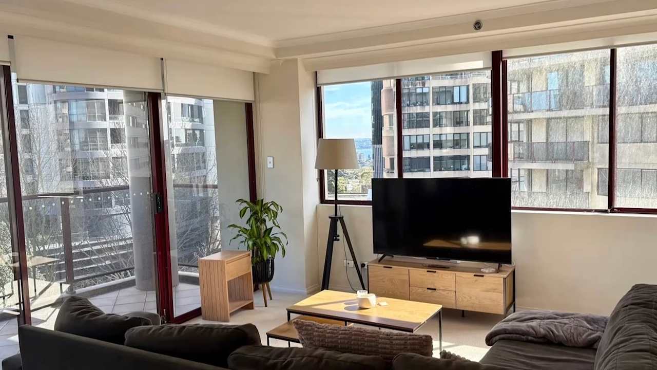 Furnished room with ensuite in a flatshare