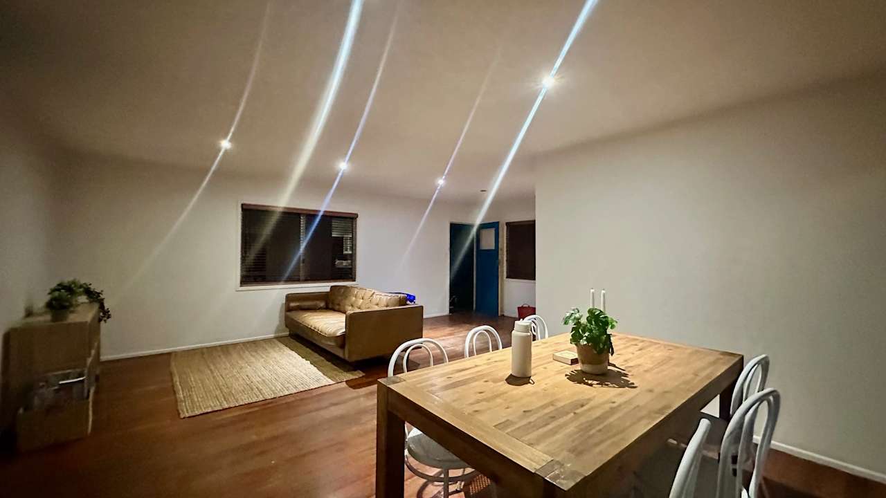 Room in a share house