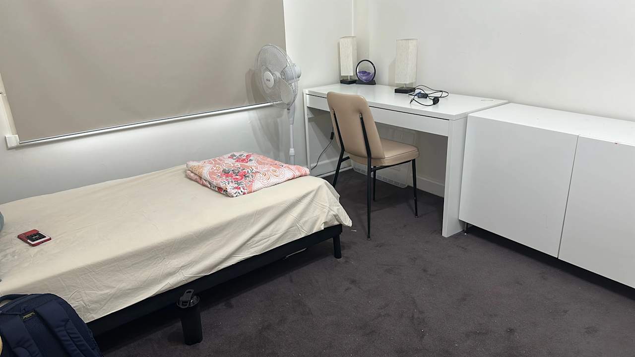 Room in a share house