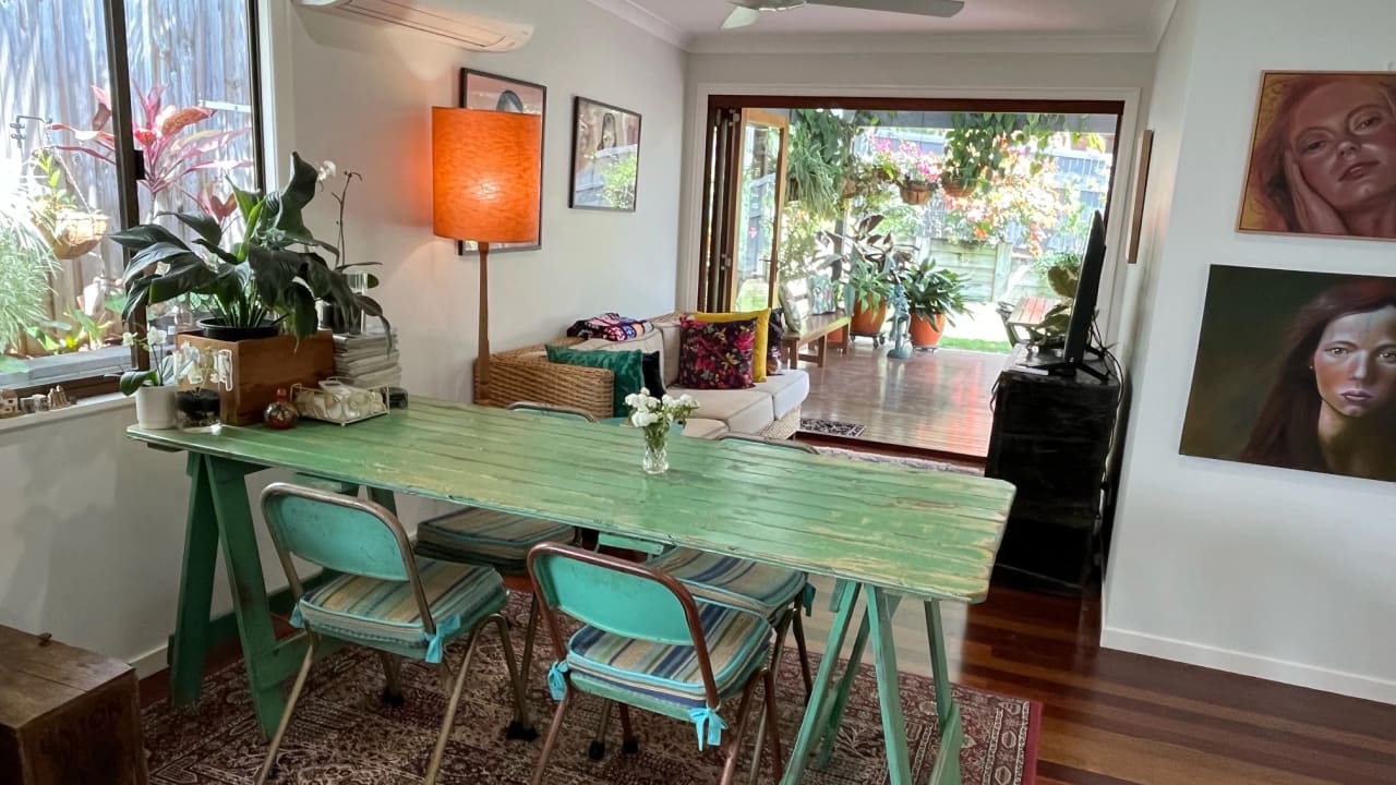Room in a share house