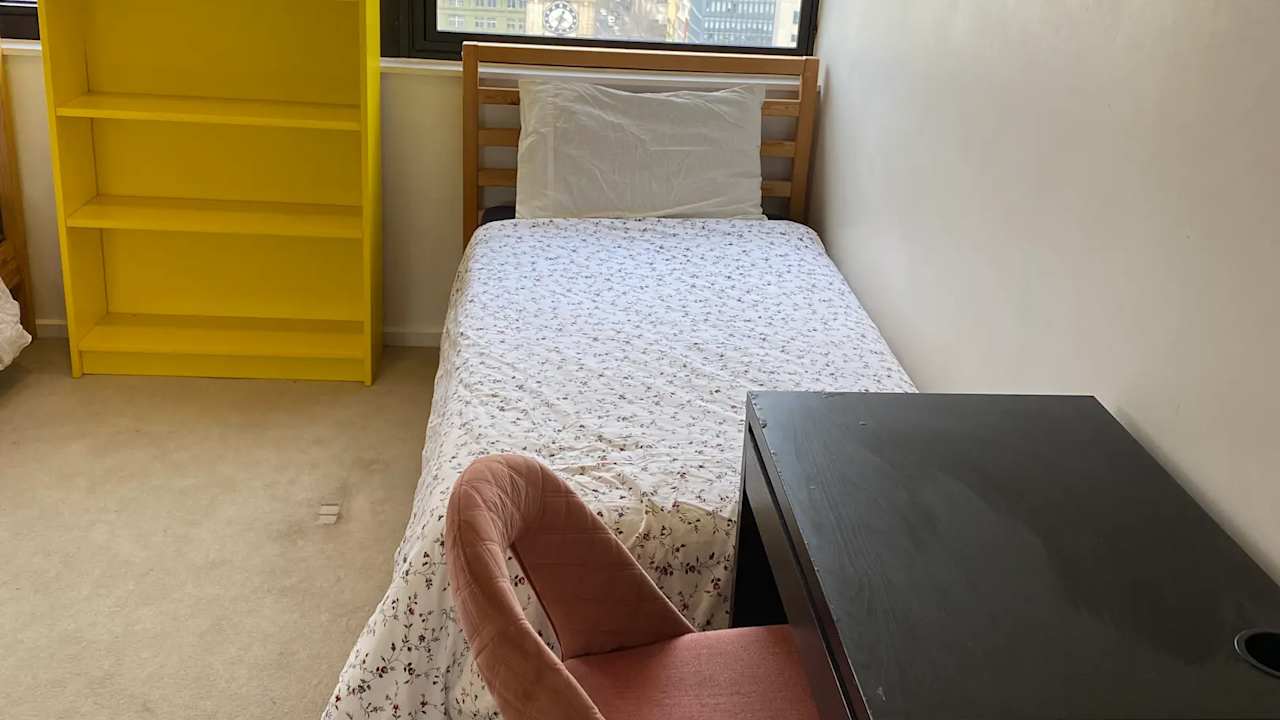 Furnished room in a flatshare