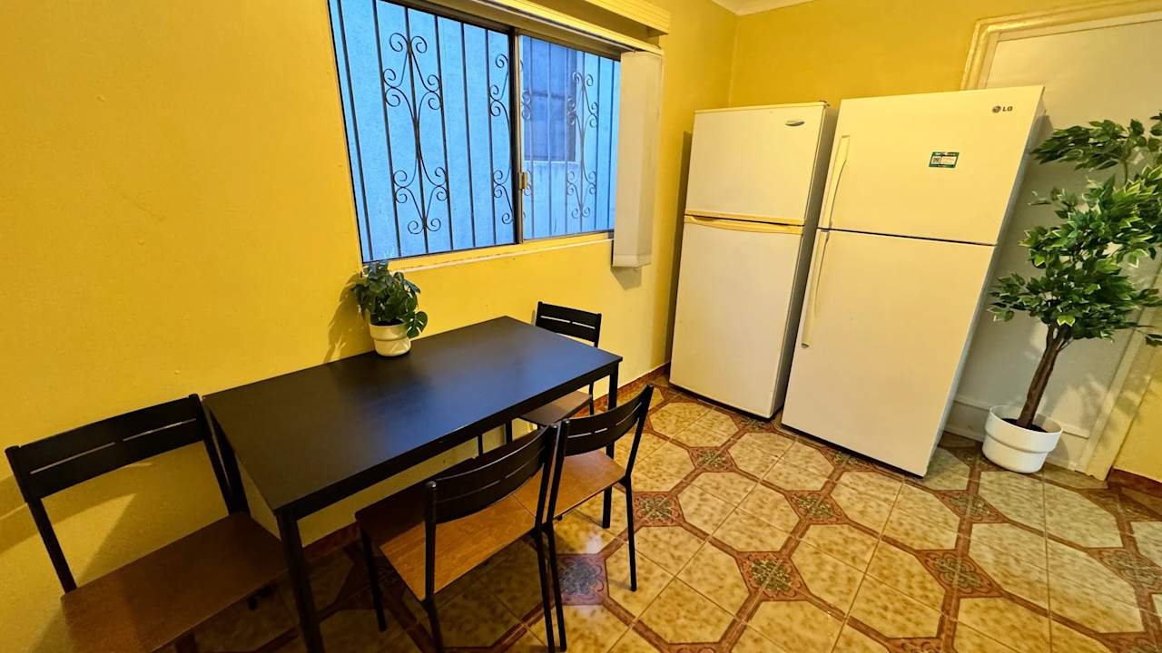 Furnished room in a flatshare
