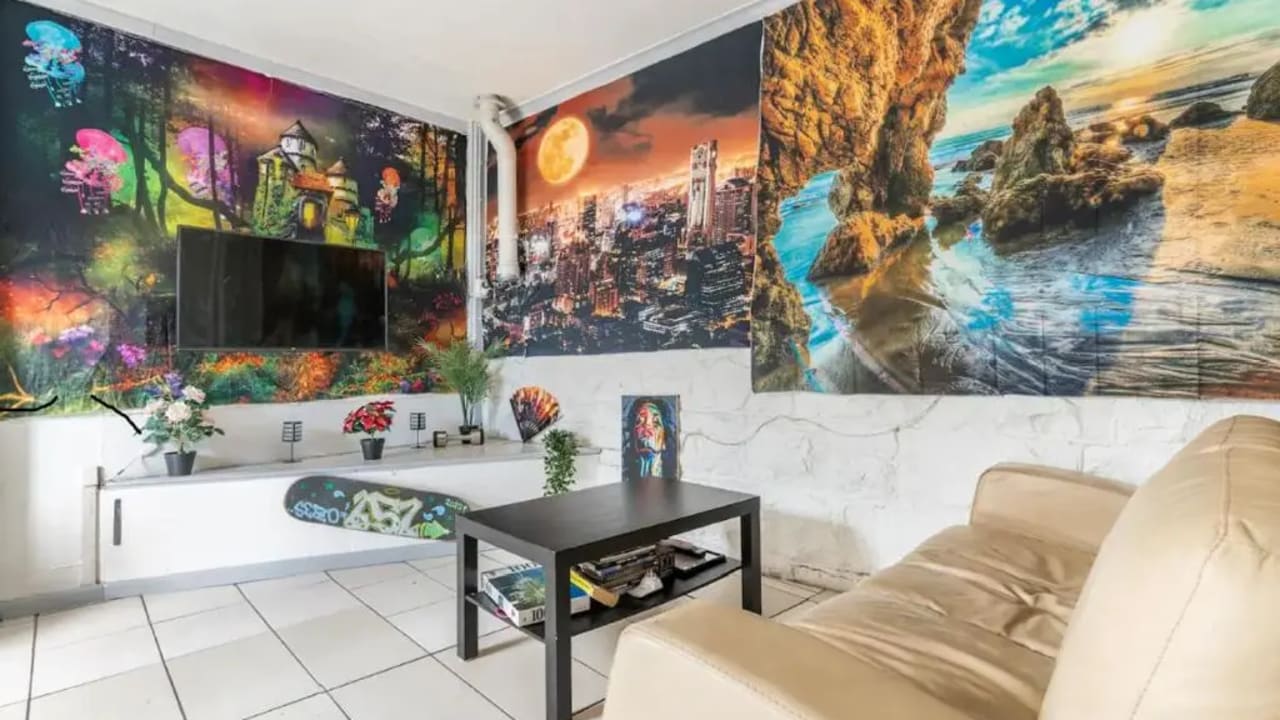 Furnished room in a share house
