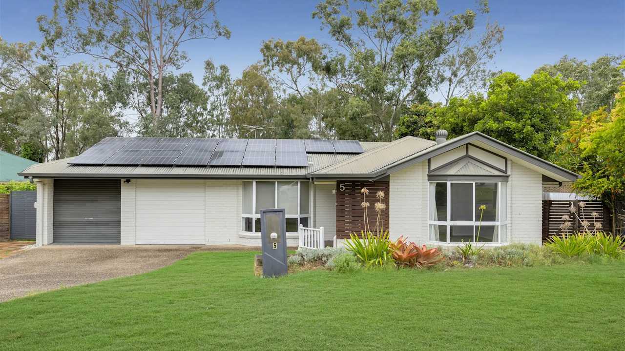 Whole property with 4 rooms for rent