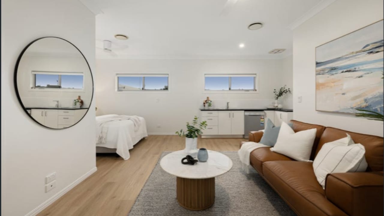 Furnished room studio flat for rent