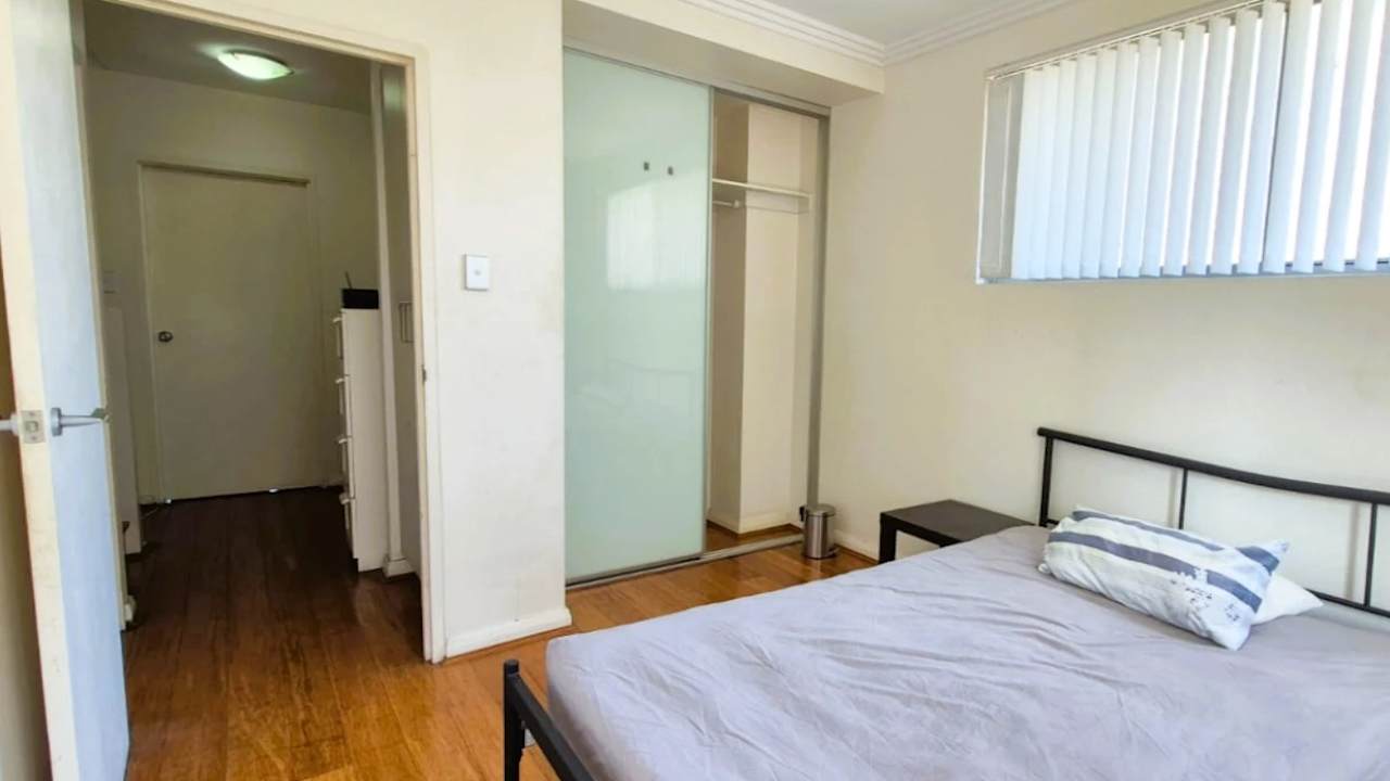 Furnished room in a share house