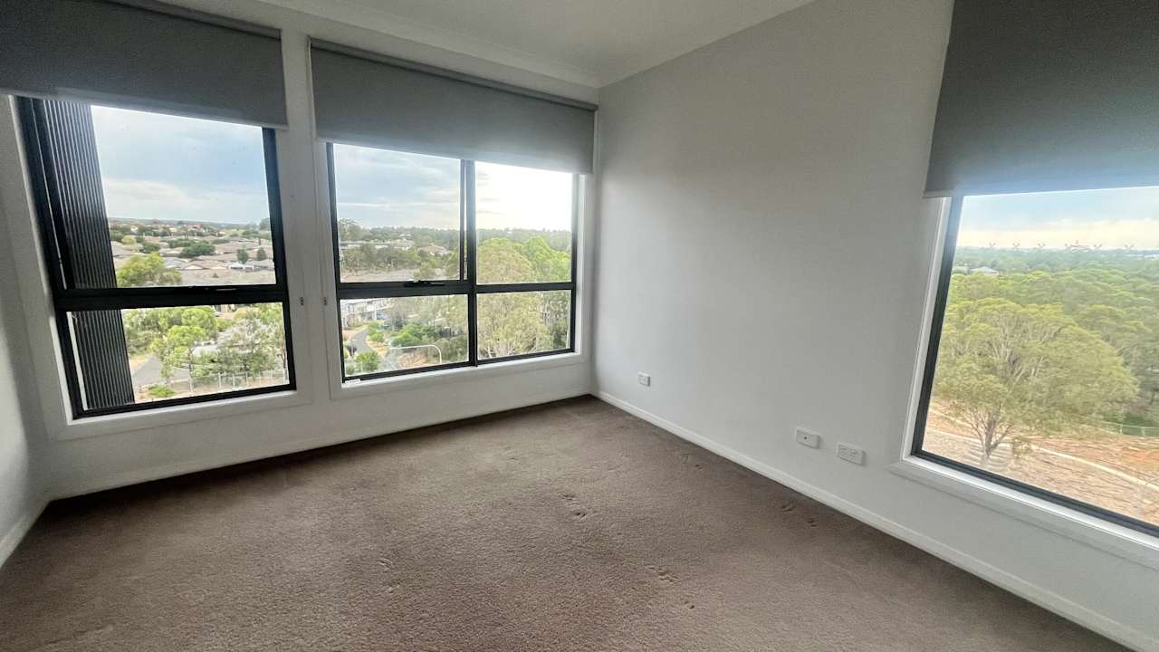 Unfurnished room with ensuite in a flatshare