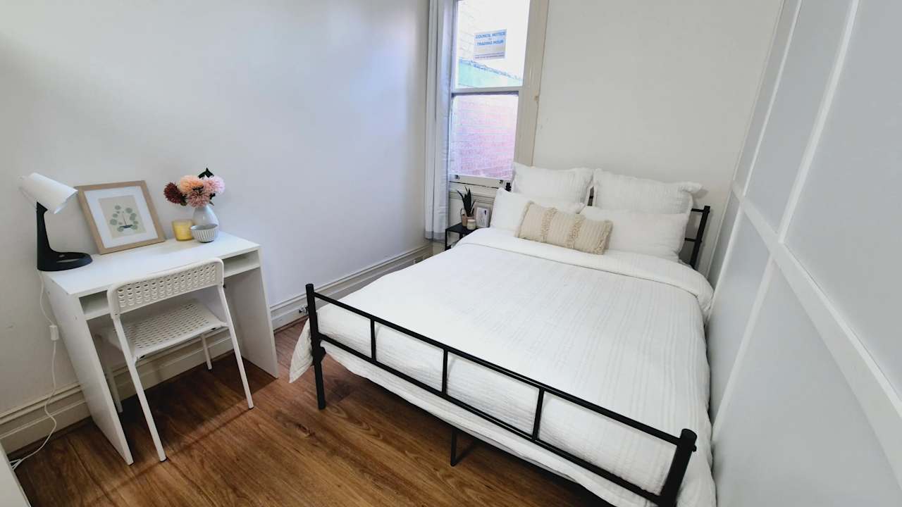 Furnished room in a share house