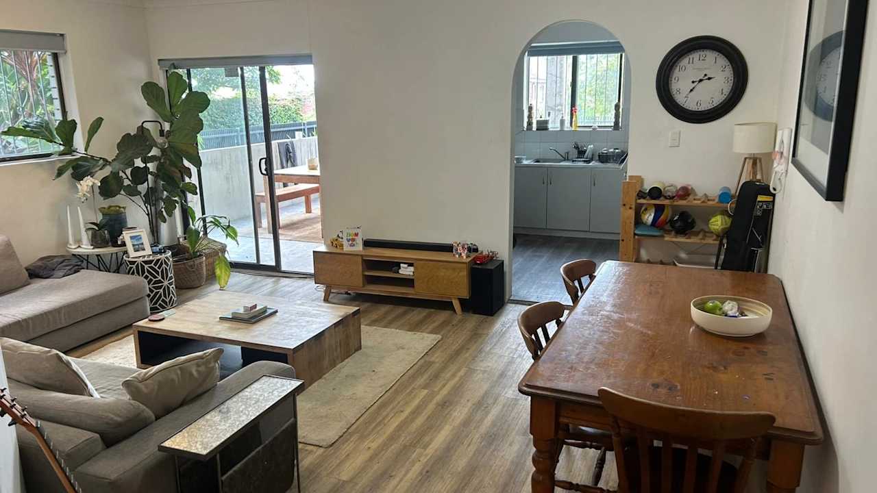 Room in a share house