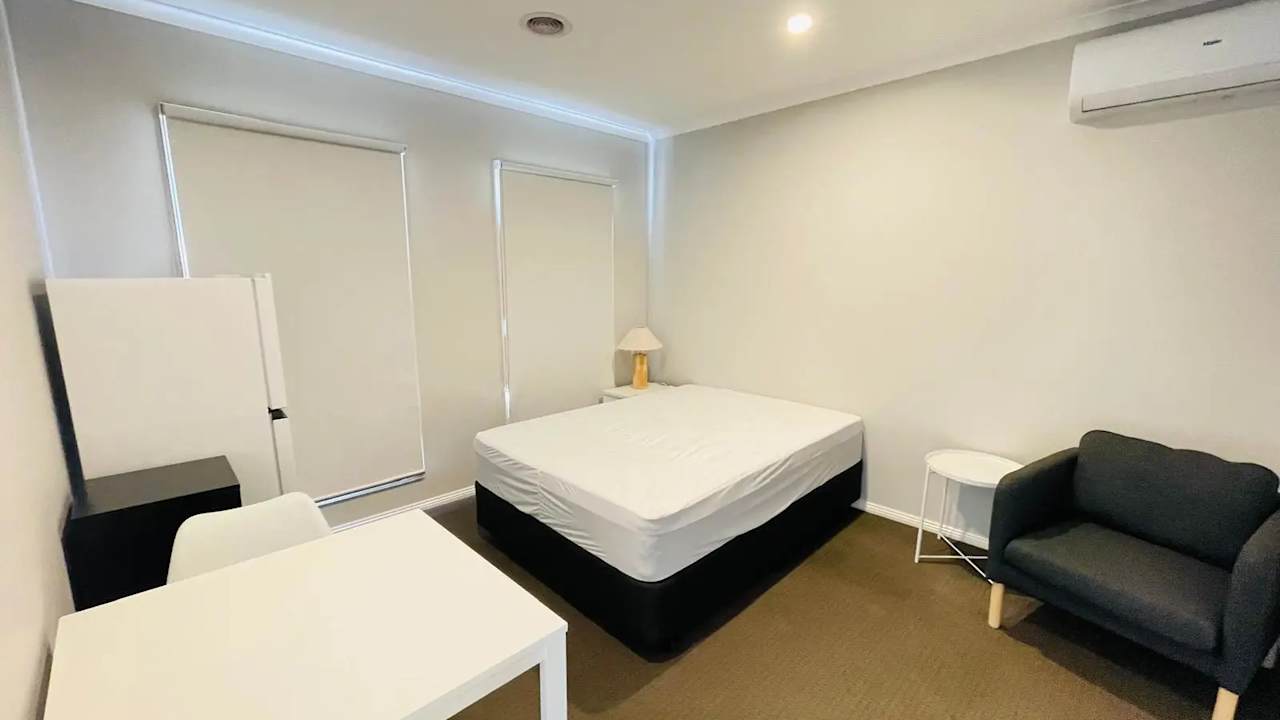 Furnished room in a share house