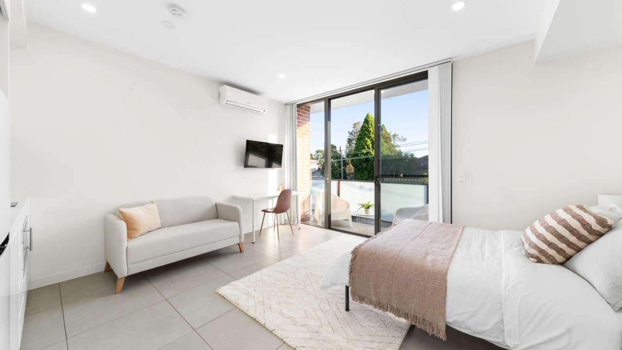 Room studio flat for rent