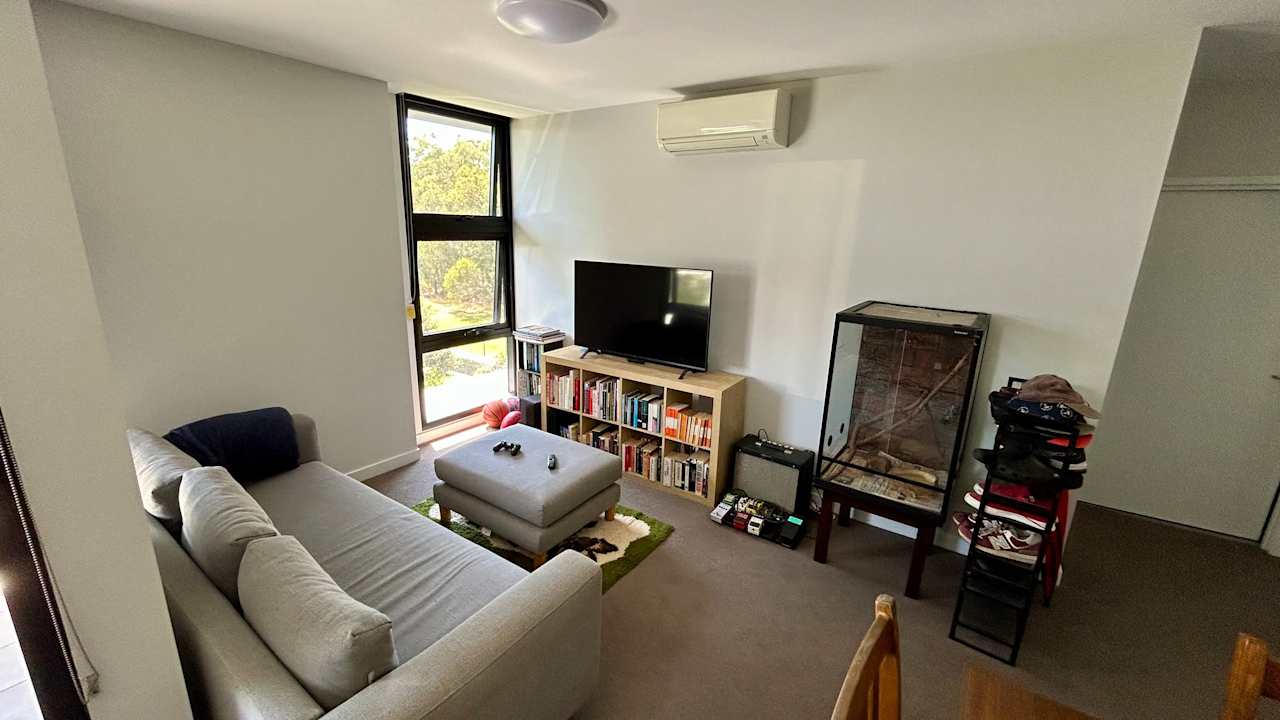 Unfurnished room with own bathroom