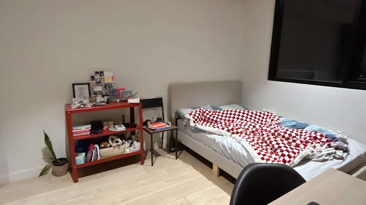 Furnished room with own bathroom