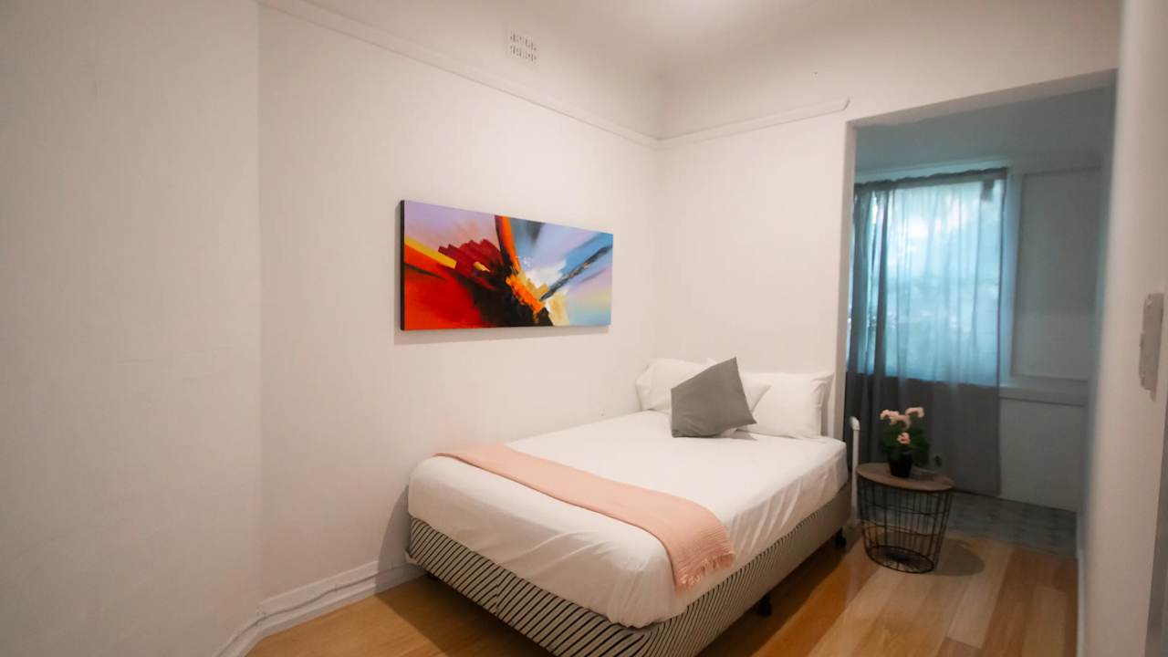 Furnished room in a flatshare