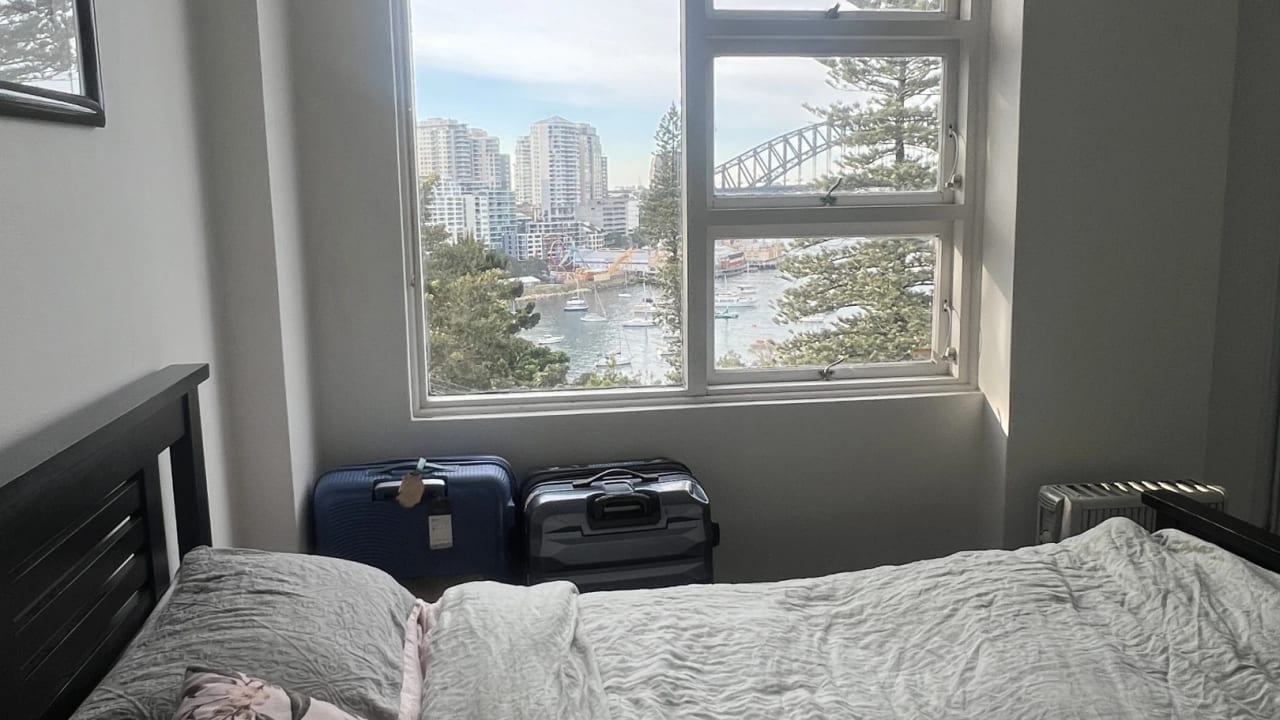 Furnished room with ensuite in a flatshare
