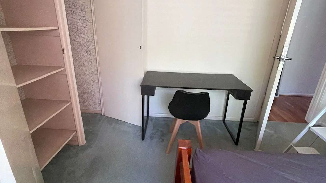 Furnished room in a share house