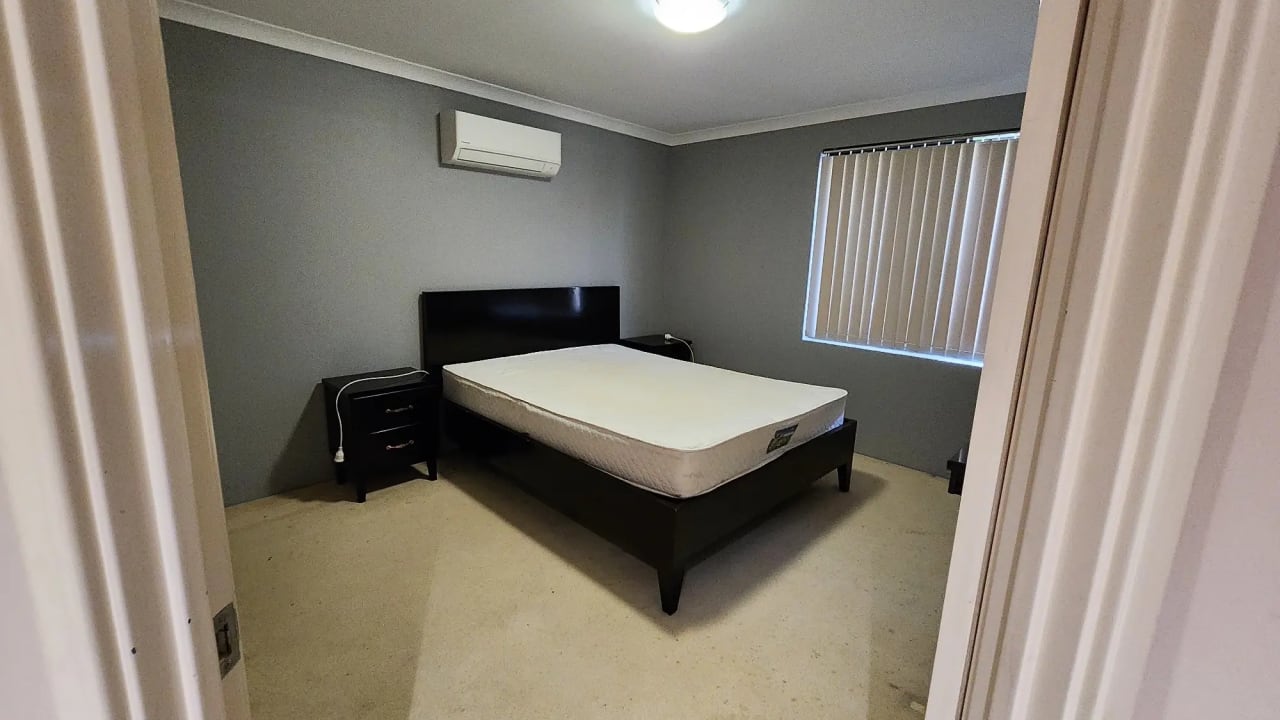 Room in a share house