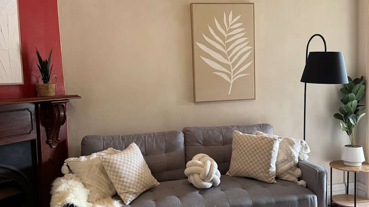 Furnished room in a share house