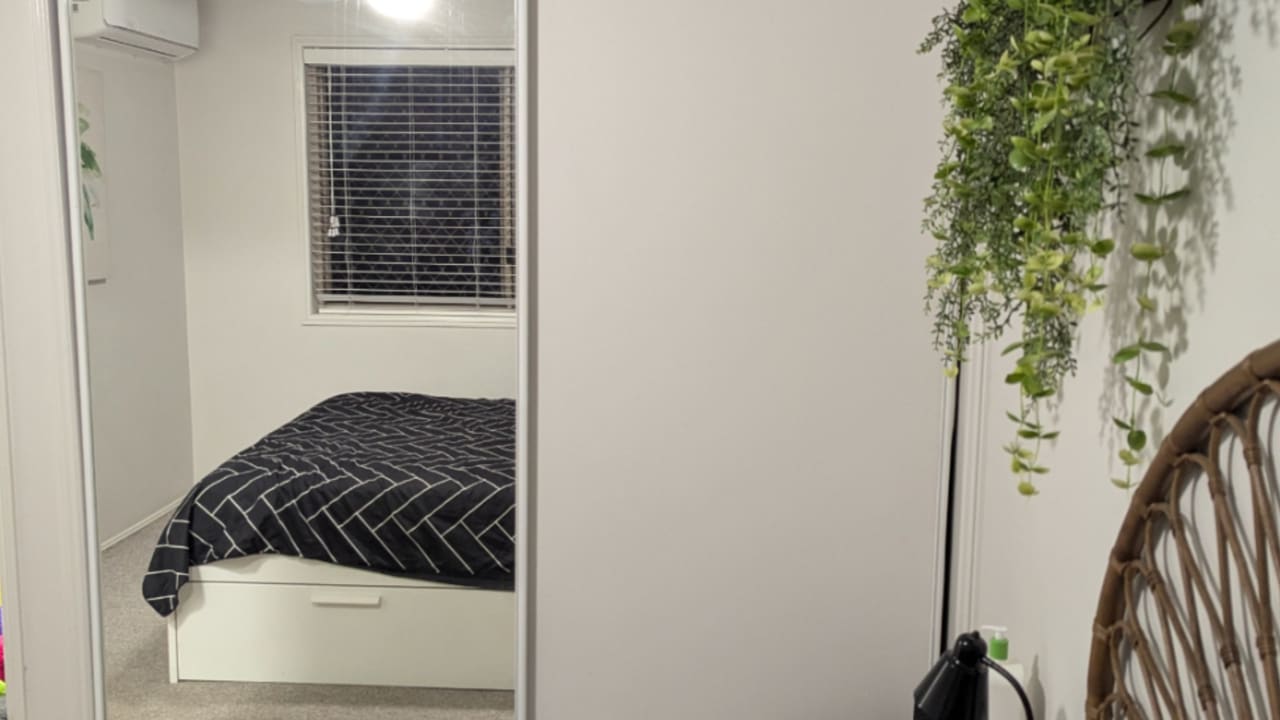 Unfurnished room in a share house