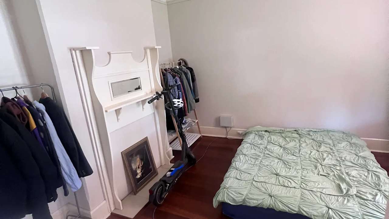 Room in a share house