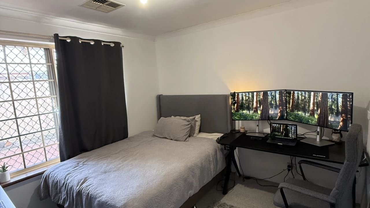 Furnished room in a share house
