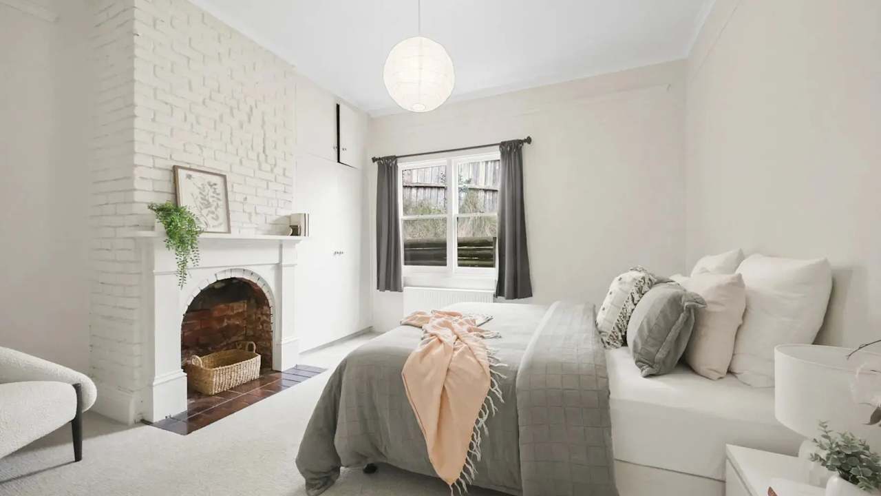 Furnished room in a share house