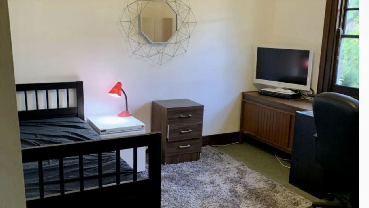 Furnished room in a share house