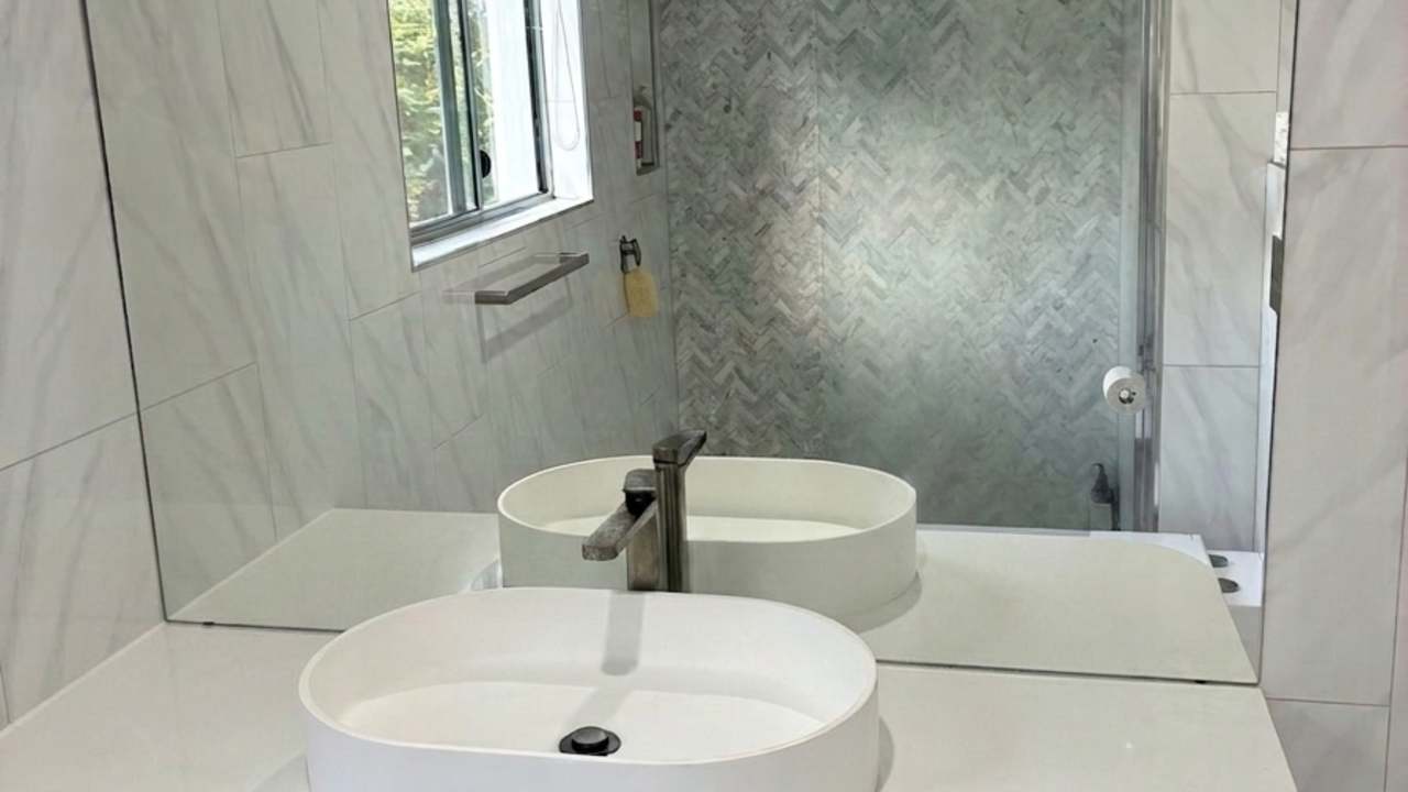 Unfurnished room with own bathroom
