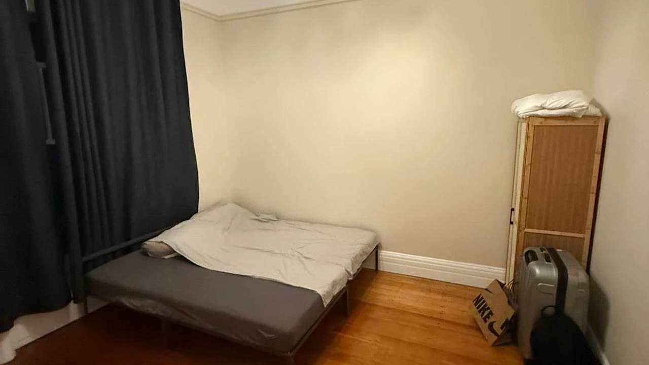 Room in a share house