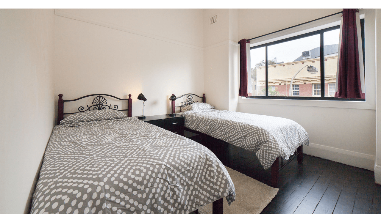 Furnished room in a flatshare