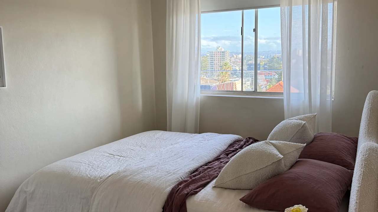 Unfurnished room in a flatshare
