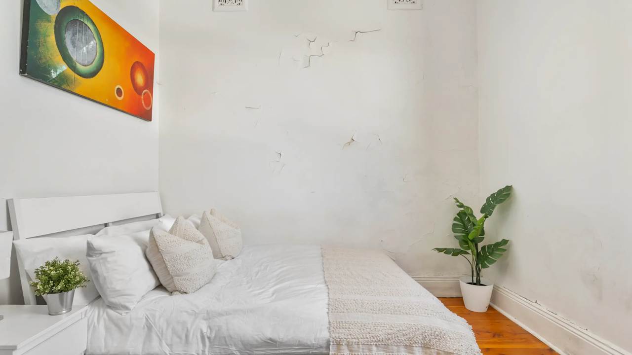 Furnished room in a share house