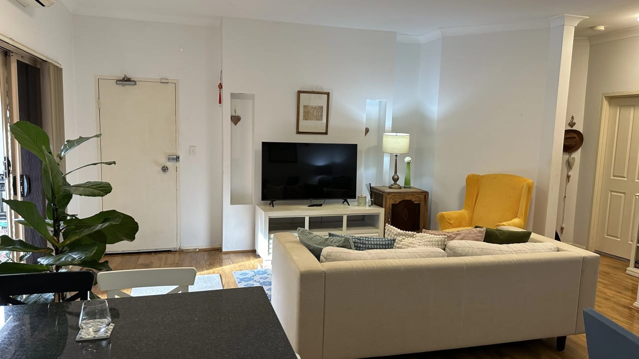 Whole property with 2 rooms for rent