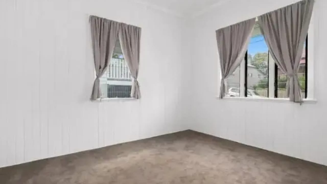 Room in a share house