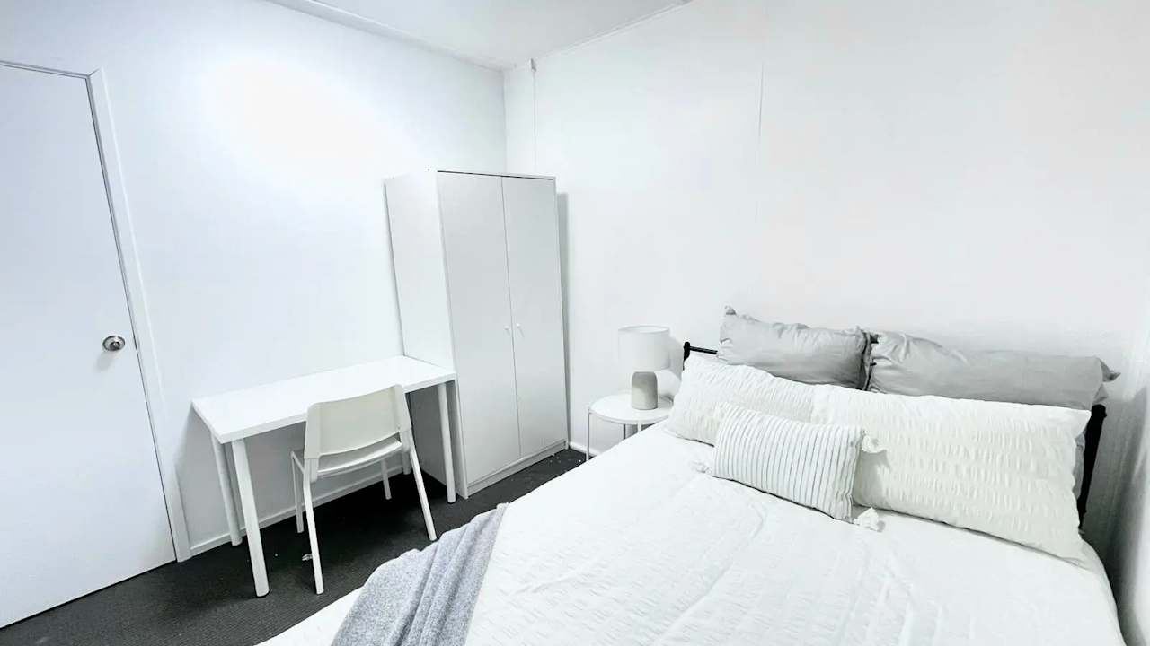 Room in a share house