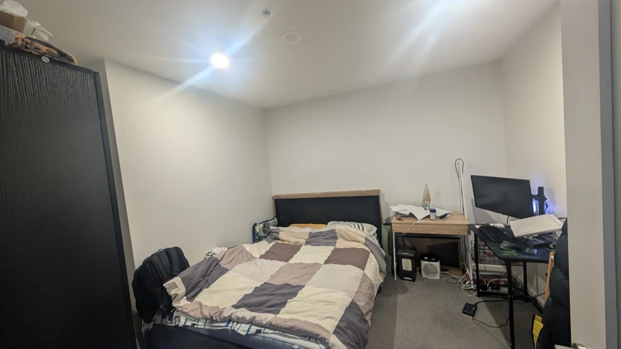 Furnished room in a flatshare